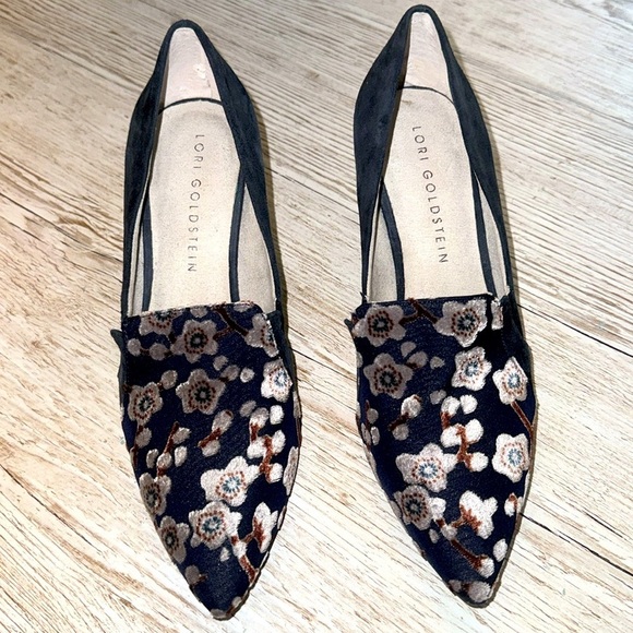 Lori Goldstein Navy Suede and Velvet Floral Print Heels Size 7.5 - Picture 2 of 8